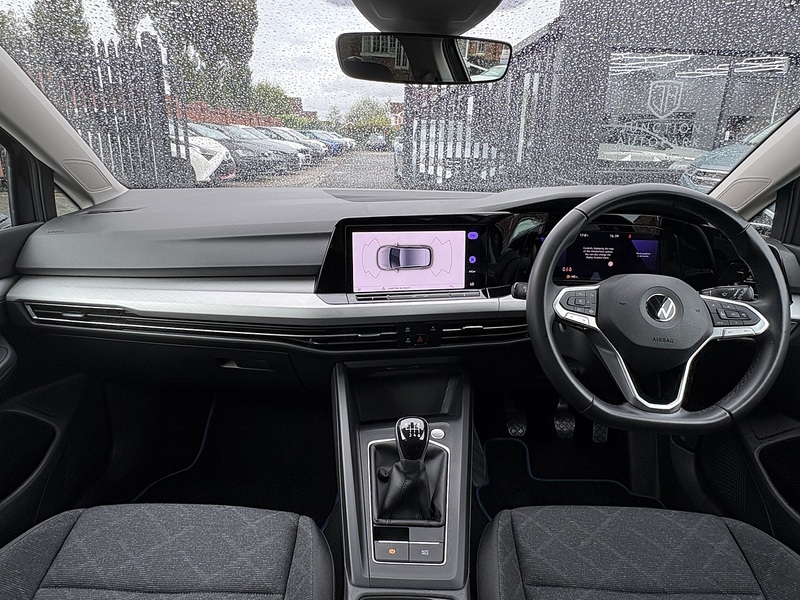 Volkswagen Golf TSI Life - U548