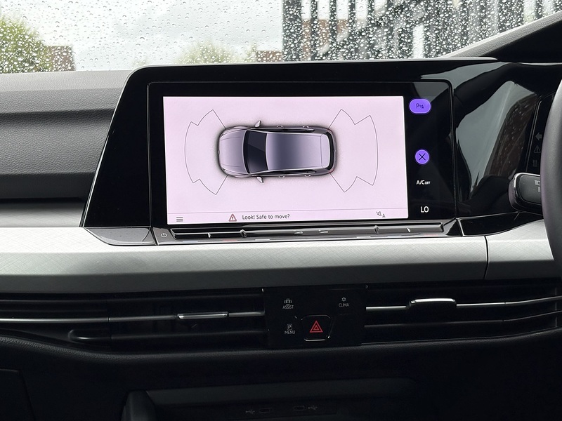 Volkswagen Golf TSI Life - U548