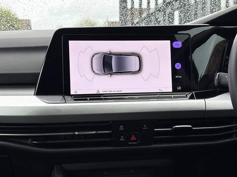 Volkswagen Golf TSI Life - U548