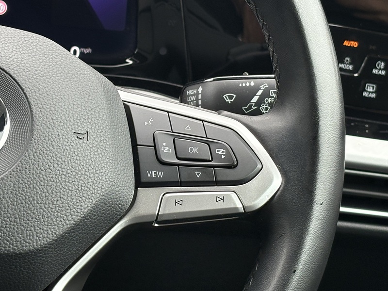 Volkswagen Golf TSI Life - U548