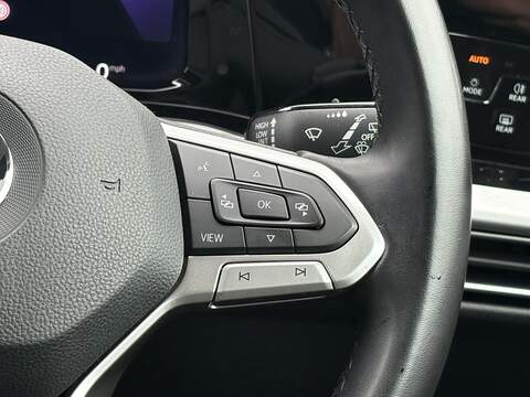 Volkswagen Golf TSI Life - U548