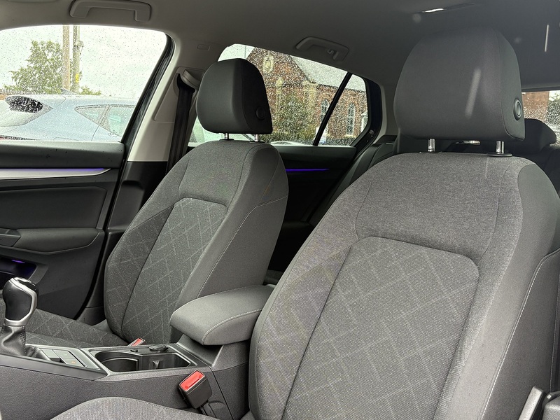 Volkswagen Golf TSI Life - U548