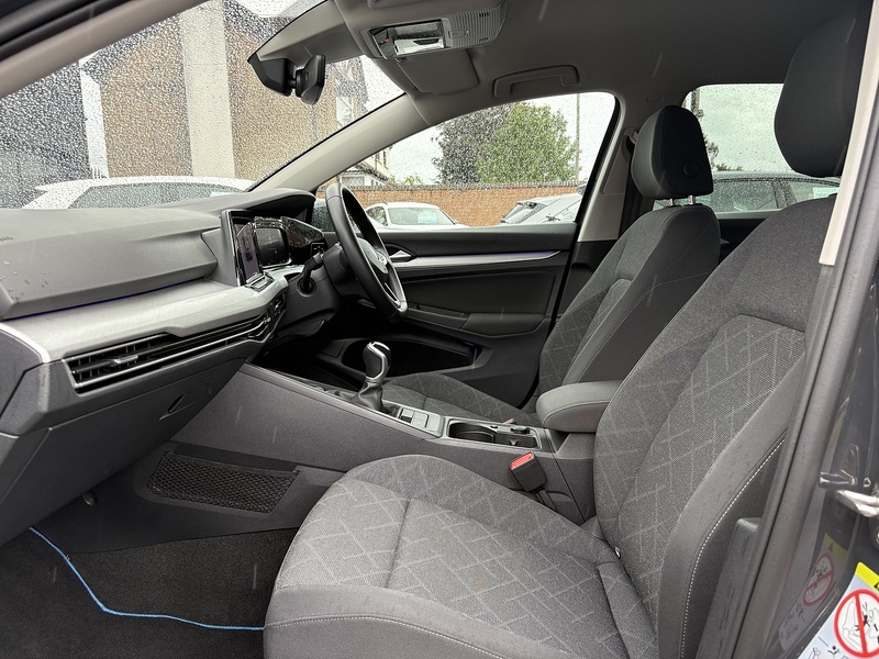 Volkswagen Golf TSI Life - U548