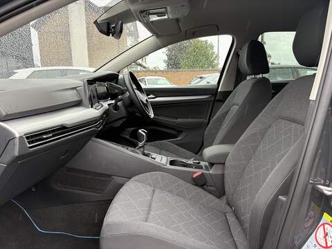 Volkswagen Golf TSI Life - U548