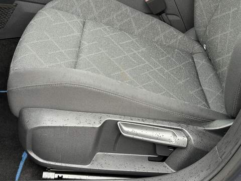 Volkswagen Golf TSI Life - U548