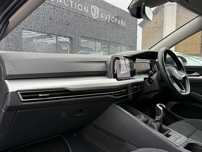 Volkswagen Golf TSI Life - U548