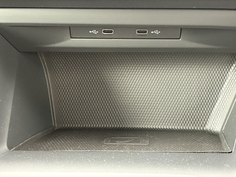 Volkswagen Golf TSI Life - U548