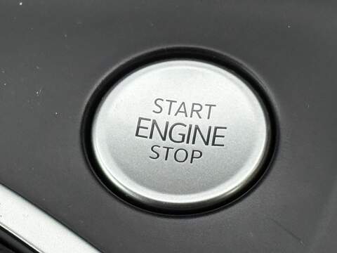 Volkswagen Golf TSI Life - U548