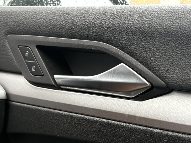 Volkswagen Golf TSI Life - U548