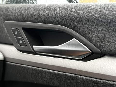 Volkswagen Golf TSI Life - U548