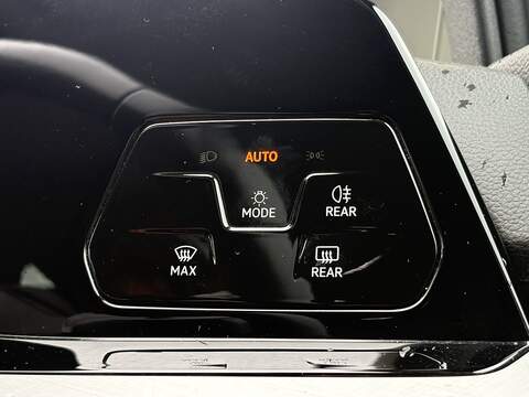 Volkswagen Golf TSI Life - U548