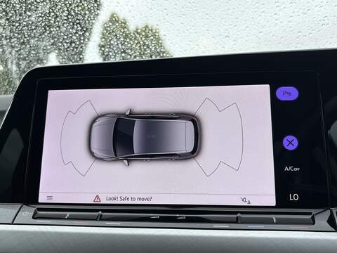 Volkswagen Golf TSI Life - U548