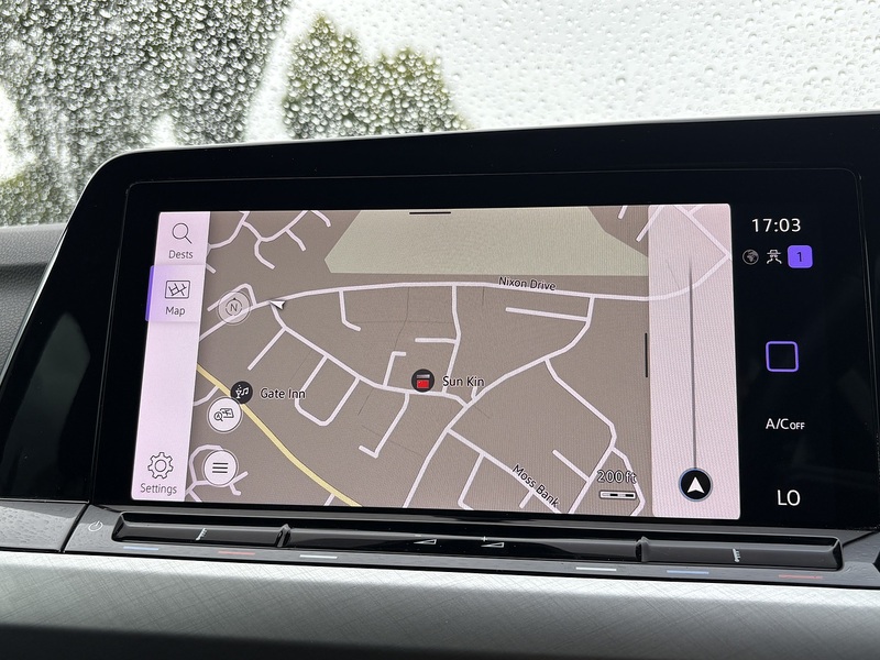 Volkswagen Golf TSI Life - U548