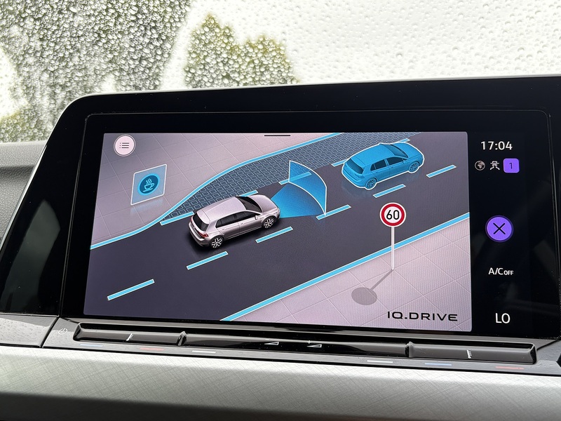 Volkswagen Golf TSI Life - U548