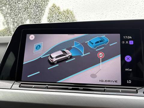 Volkswagen Golf TSI Life - U548