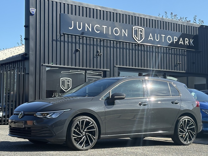 Volkswagen Golf TSI Life - U548