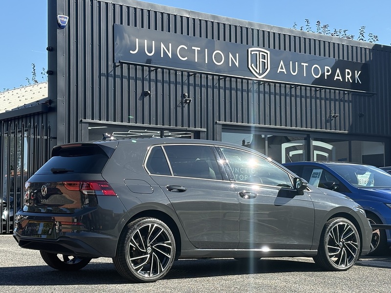 Volkswagen Golf TSI Life - U548