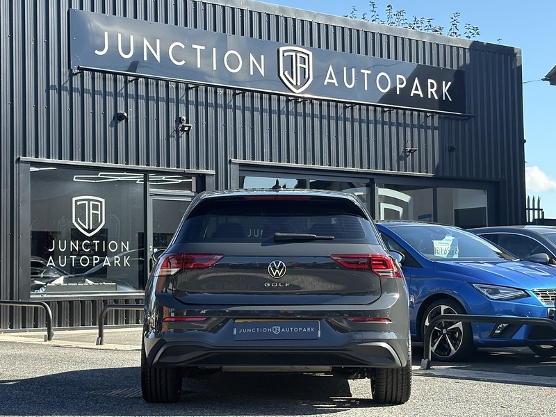 Volkswagen Golf TSI Life - U548