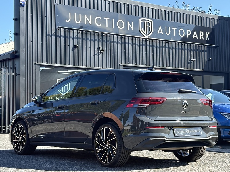 Volkswagen Golf TSI Life - U548