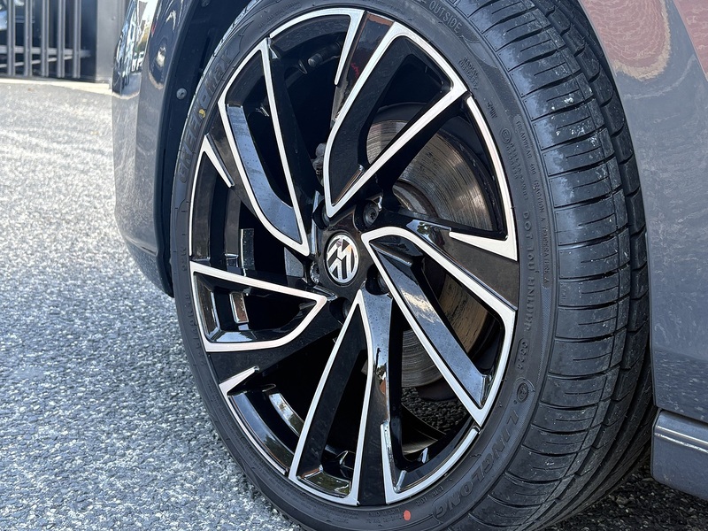 Volkswagen Golf TSI Life - U548