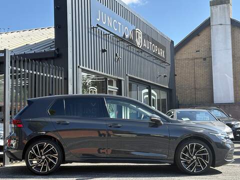 Volkswagen Golf TSI Life - U548