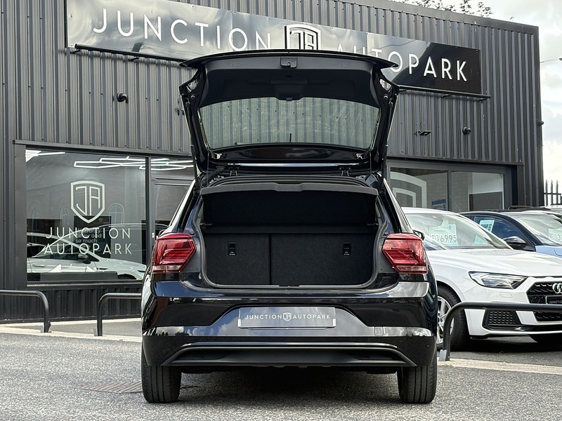 Volkswagen Polo TSI SE - U553