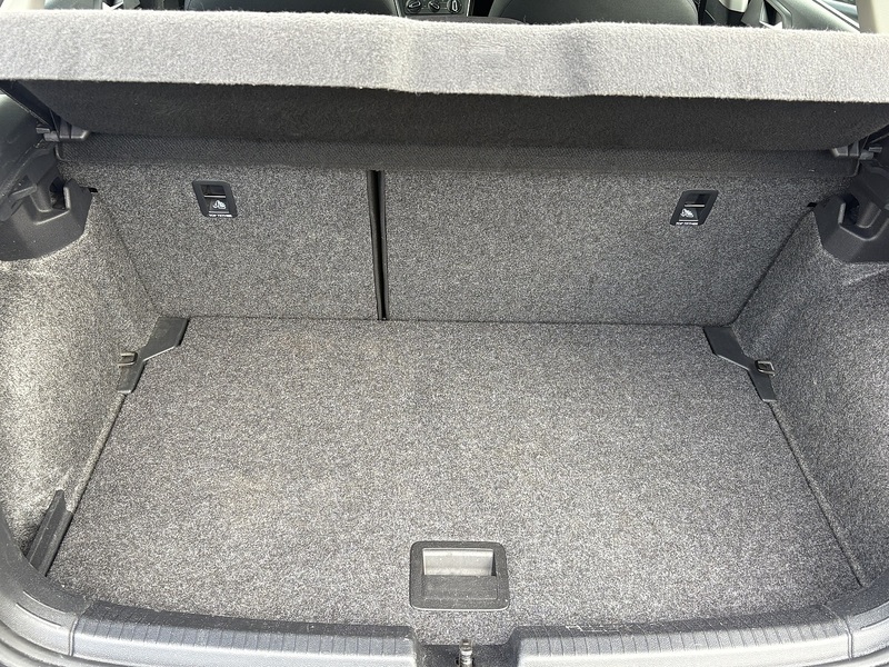 Volkswagen Polo TSI SE - U553