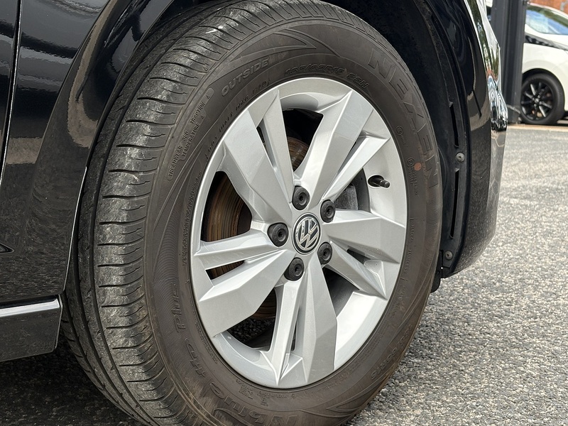 Volkswagen Polo TSI SE - U553