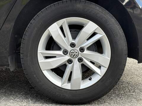 Volkswagen Polo TSI SE - U553