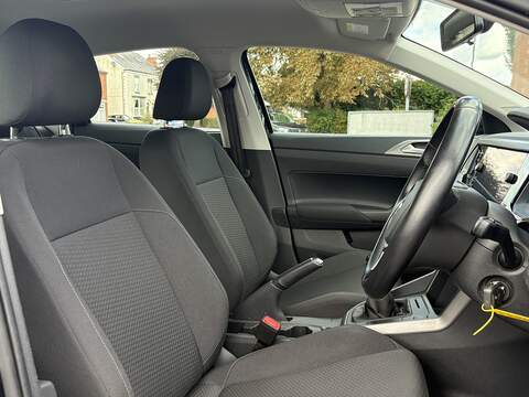 Volkswagen Polo TSI SE - U553