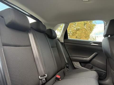 Volkswagen Polo TSI SE - U553