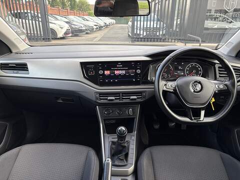 Volkswagen Polo TSI SE - U553