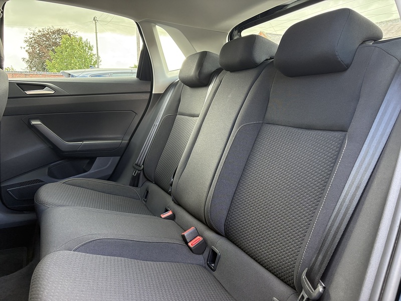 Volkswagen Polo TSI SE - U553