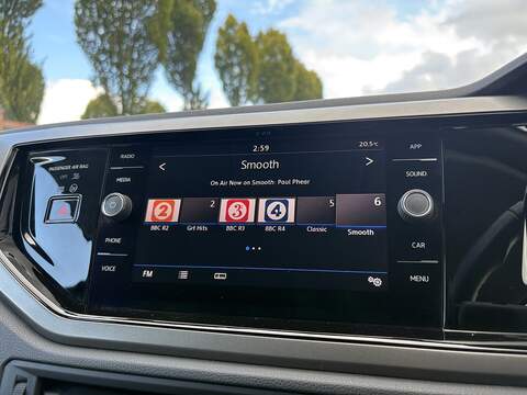 Volkswagen Polo TSI SE - U553