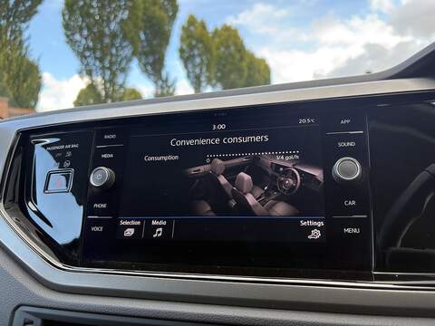 Volkswagen Polo TSI SE - U553