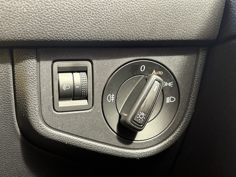 Volkswagen Polo TSI SE - U553