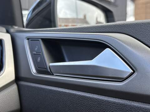 Volkswagen Polo TSI SE - U553