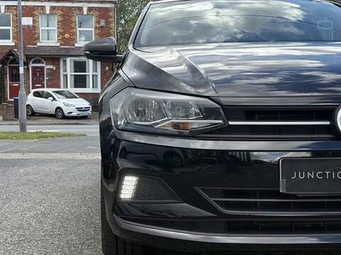 Volkswagen Polo TSI SE - U553