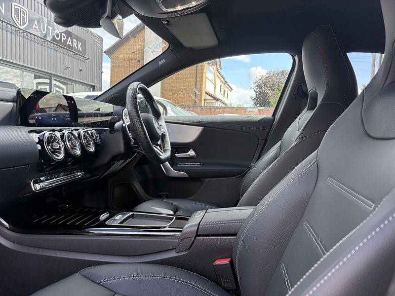 Mercedes-Benz A Class A35h MHEV AMG - U563