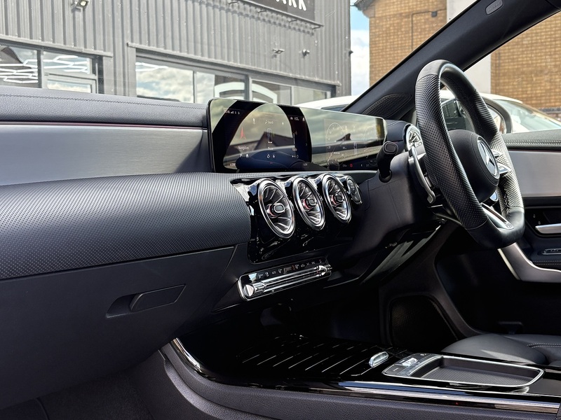 Mercedes-Benz A Class A35h MHEV AMG - U563