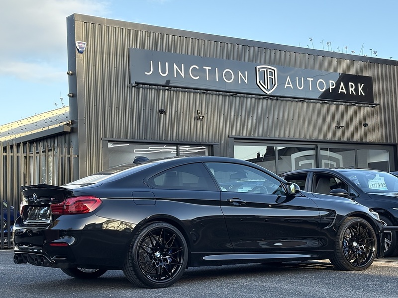 BMW M4 BiTurbo Competition - U584