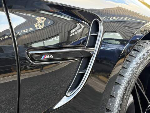 BMW M4 BiTurbo Competition - U584