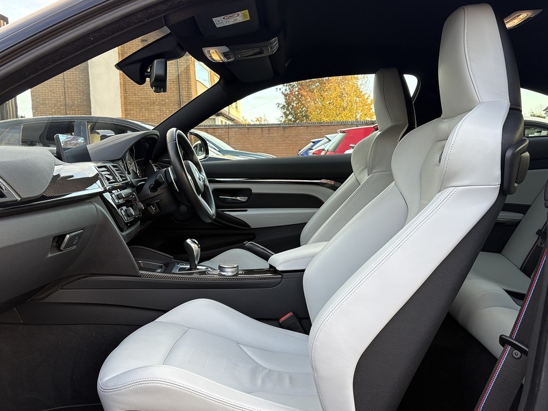 BMW M4 BiTurbo Competition - U584