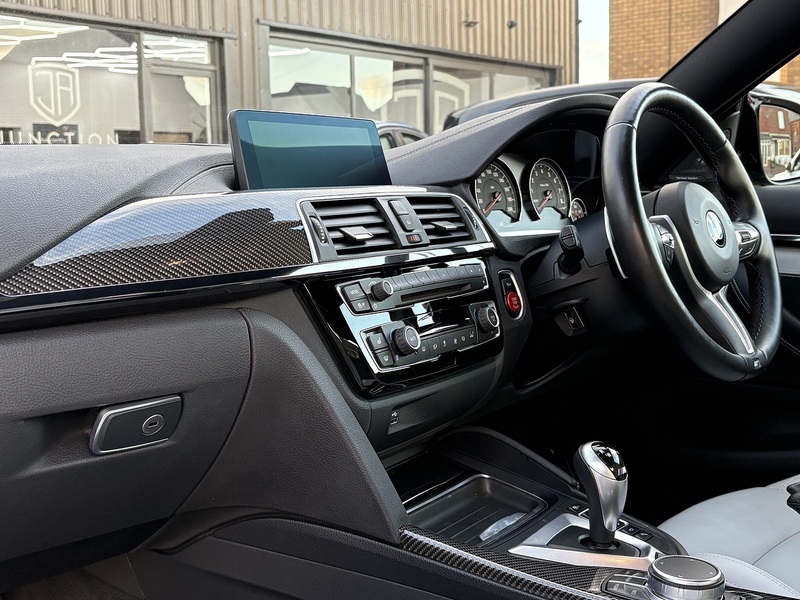 BMW M4 BiTurbo Competition - U584