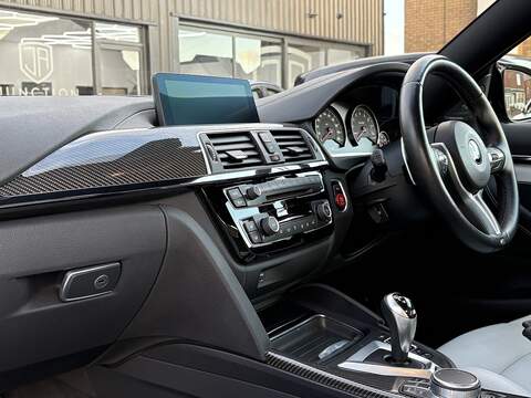 BMW M4 BiTurbo Competition - U584