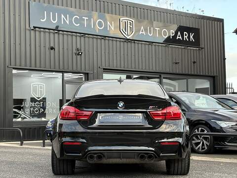 BMW M4 BiTurbo Competition - U584