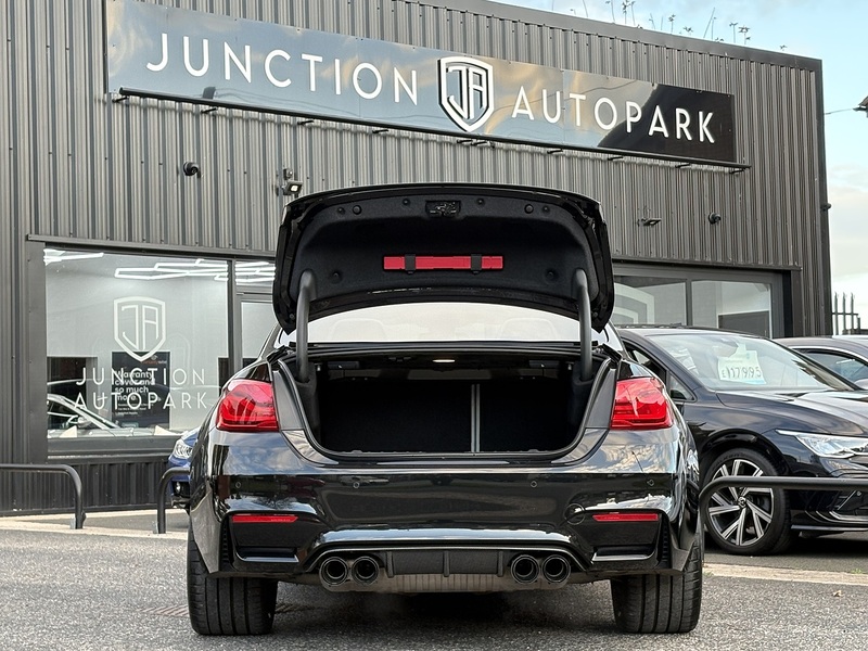 BMW M4 BiTurbo Competition - U584