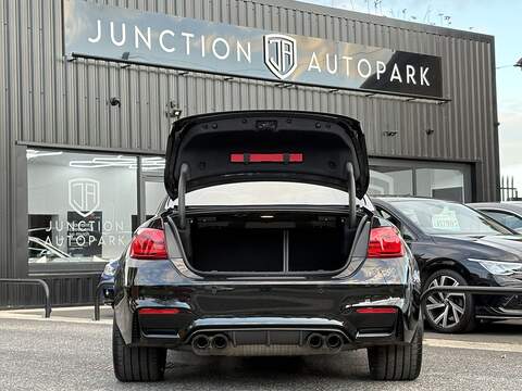 BMW M4 BiTurbo Competition - U584