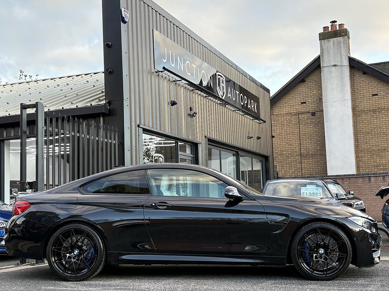 BMW M4 BiTurbo Competition - U584