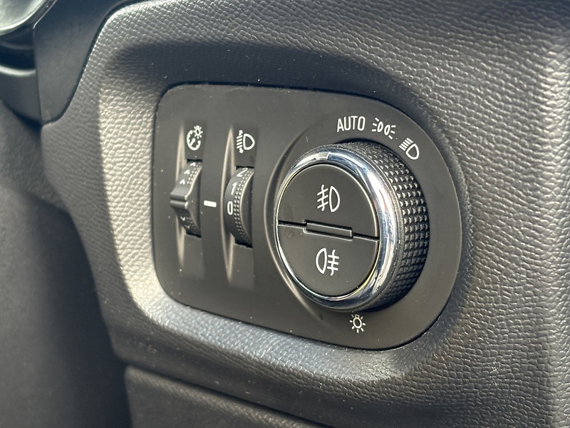 Vauxhall Corsa Turbo SRi - U587